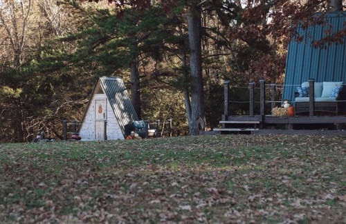 Kingston RV Rental | Two cozy pods with water tower and UTV rentals