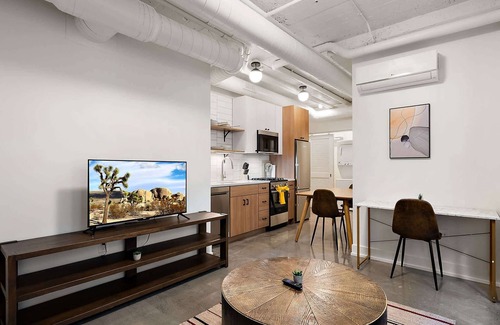 Warehouse District Apartment | TWO CozySuites NLG - Modern condo 01 and 11