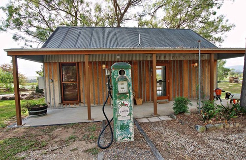 Fordwich Cottage | Two Doors - Unique 2 bdrm cottage on picturesque vineyard estate