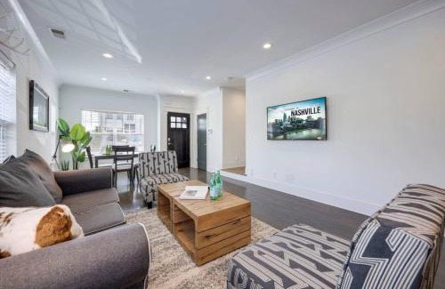 Charlotte Park House | Two Elegant Townhomes Perfect for Large Groups