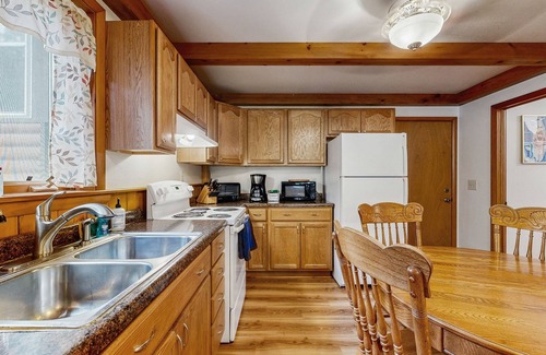 Friendship House | Two-family retreat with 2 kitchens, wooded charm near lakes, trails & adventure