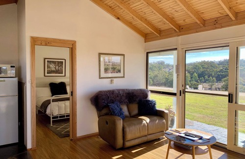 Sevenhill Cabin | Two Fat Ponies (formerly Se7en On Sevenhill) - "The Sunrise Cabin"