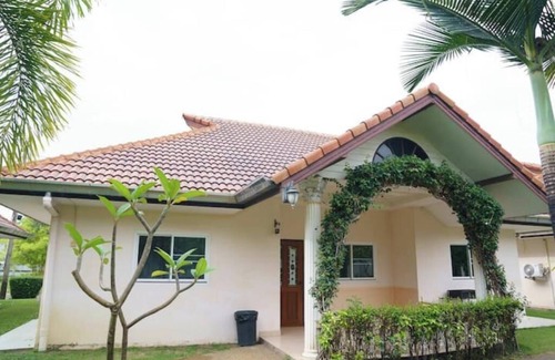 Si Racha Apartment | Two Fifty Nine Resort 259 รีสอร์ต
