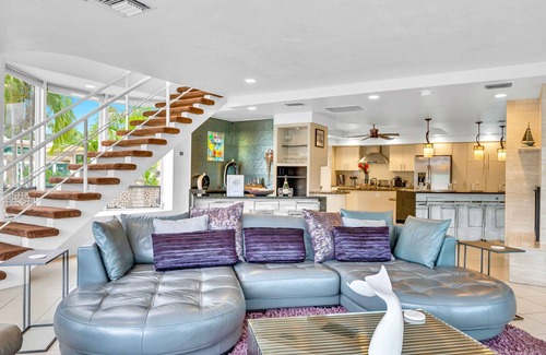 Coral Ridge Condo | Two-floor Suite | Heated pool | Dock Access | Quiet Neighborhood | SaltAire One | RESlDENCES