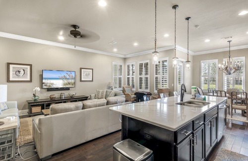 Villa Lago House | Two Golf Carts ~ Golf Course View ~ Community Pool