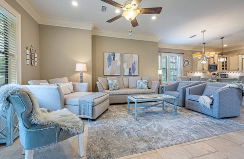 Villa Lago House | Two Golf Carts ~ Near Pool ~ Family Friendly