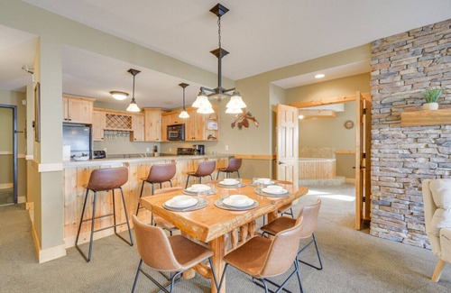Two Harbors Condo | Two Harbors Lakefront 3BR Corner | Pool | Hot Tub & Sauna I Pets | EV Charger