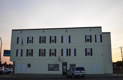 Town of Two Hills Hotel | Two Hills Inn