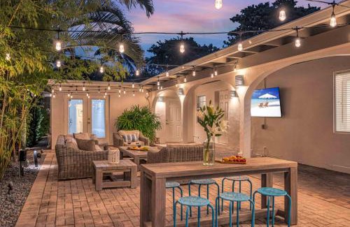 Lauderdale Beach House | TWO houses ONE Property Game Room Heated Pool 2 Hot Tubs STEPS from Beach RESlDENCES