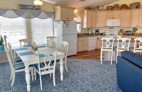 Ocracoke House | Two If By Sea I and II: Larger home with fabulous views of Silver Lake