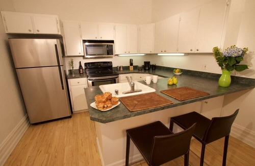 Walla Walla Apartment | Two — King Bed, Historic Downtown Apartment in Nicely Appointed Building on Main Street