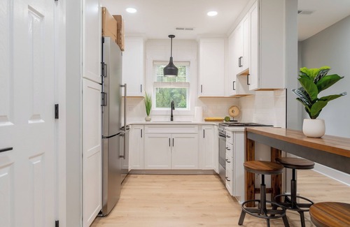 Blacksburg House | Two King Bedrooms - Blacksburg Suites