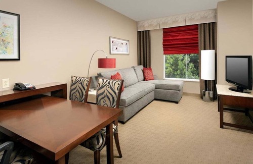 Hoover Hotel | Two King Room at a Hotel