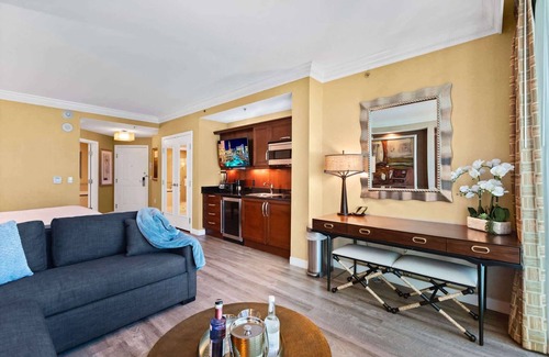 Las Vegas Condo | Two King Strip View Suites + No Resort Fee + Pool
