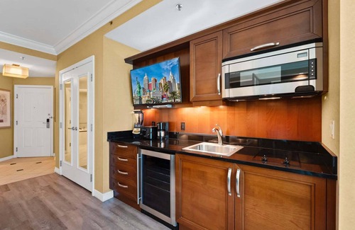 Las Vegas Condo | Two King Strip View Suites + No Resort Fee + Pool