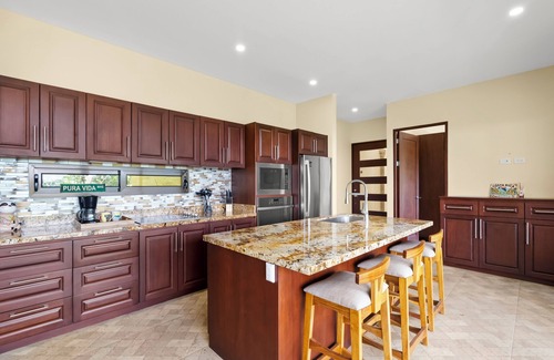 Coco House | Two King Suites - Ocean Views - Private Pool