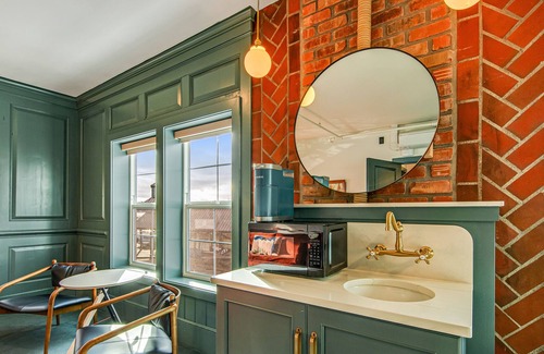 Poulsbo House | Two lavish rooms at Hotel Scandi with living area & walkable locale