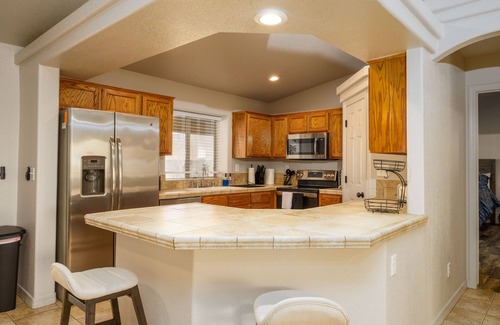 Lake Havasu City House | Two master suites-4BR & 3BA Lake Havasu House with Pool Table, Pool & Hot Tub