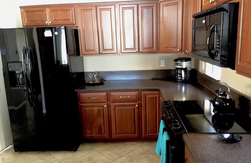 Cathedral City Villa | Two Master Suite Villa/House with Outdoor Granite Bar Kitchen - Fire Pit & Table