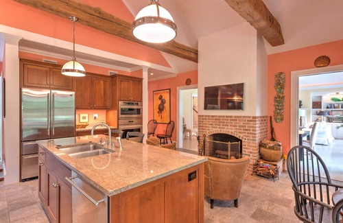 Village of Southampton House | Two Master Suites, Eat-In Kitchen with Breakfast Area, Den with Fireplace,.