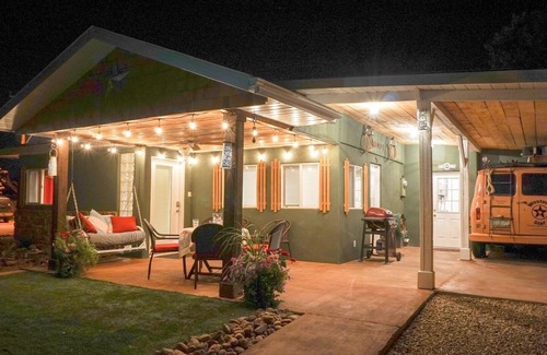 Kanab House | Two Master Suites ~ Each one Unique ~ In Town~ Close To Restaurants