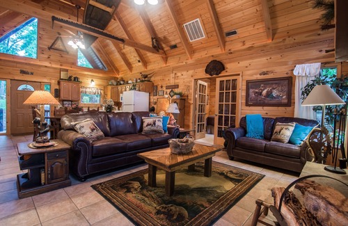 Branson Cedars Cabin | Two Master Suites, Great for 2 couples, Walking distance to Thunder Ridge Arena