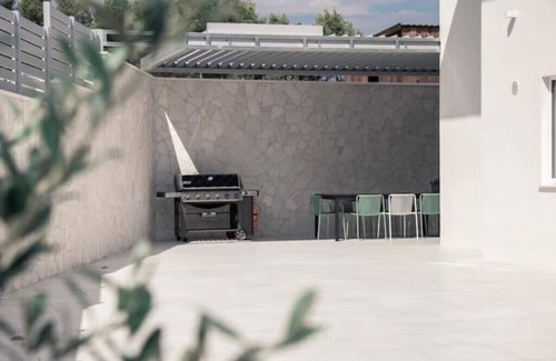Pitve House | Two Modern Villas with Pool and Spa - Anouk and Belpur
