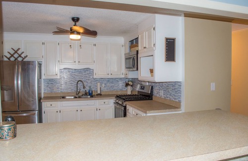 Santee House | Two Palms Lakehouse in Santee Just minutes from I95