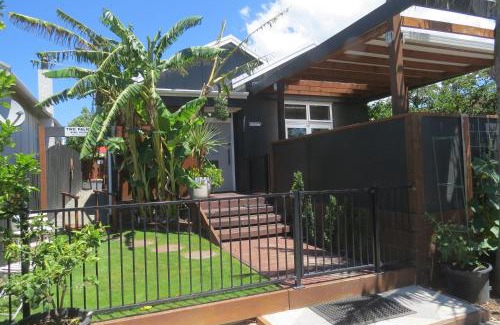 Gisborne House | Two Palms