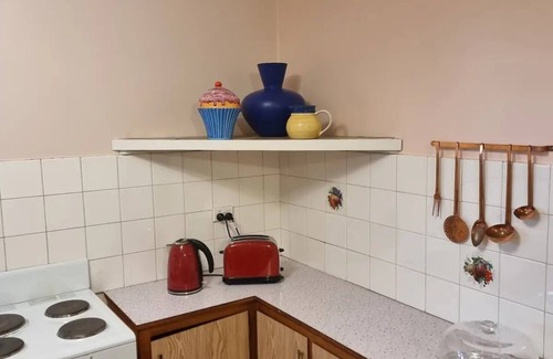 Tullamarine House | Two Pines, house near airport and shopping!