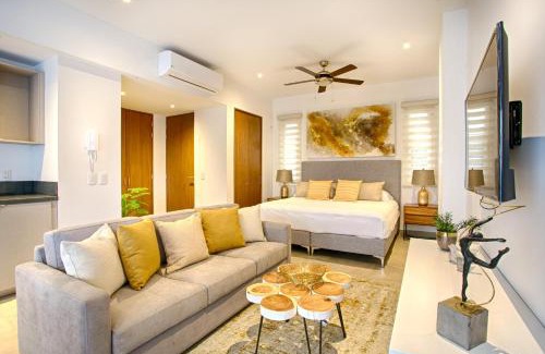 Emiliano Zapata House | Two Pools and Gym | Steps from Beach and Malecon