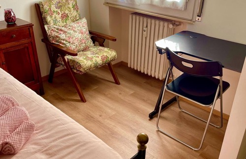 Reggio nell'Emilia Bed & Breakfast | Two Private Rooms: with 1 room, with 2 rooms. Kitchen Living Room Parking