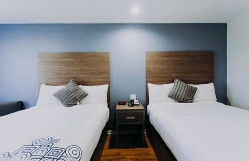 Clear Lake Shores Hotel | Two Queen Beds Room, Scottish Inn & Suites, Flat-Screen TV, Right off Route 146