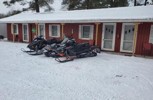 Trout Creek Hotel | Two Rivers Motel and Cabins of Kenton, MI