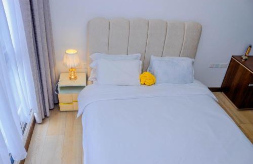 Ruaka House | Two Rivers - Riverbank Apartment One Bedroom