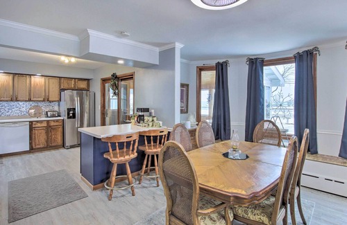 Two Rivers House | Two Rivers ‘Thiede House’ - Walk to Lake Michigan!