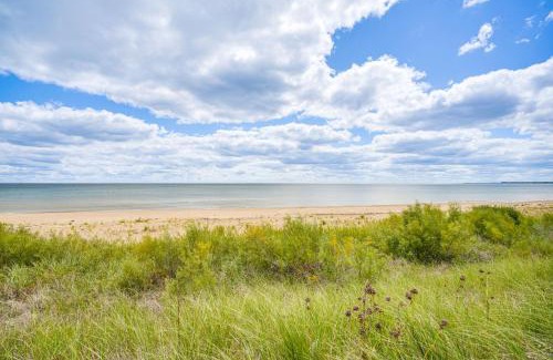 Two Rivers House | Two Rivers Thiede House - Walk to Lake Michigan!