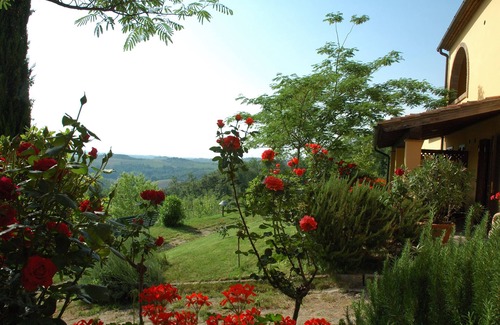 Montespertoli Apartment | Two-room apartment agriturismo Tenuta Moriano with swimming pool, panoramic view