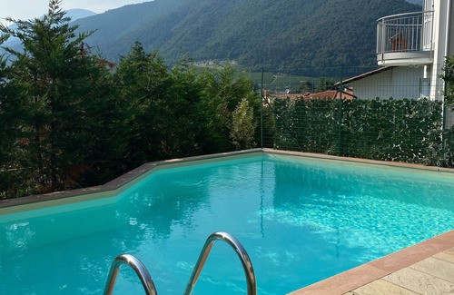 Entratico House | Two-room apartment in villa with private garden