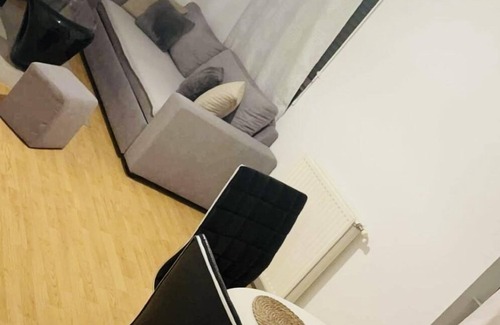 Chartrons Apartment | Two-room apartment in Chartrons for 4 people