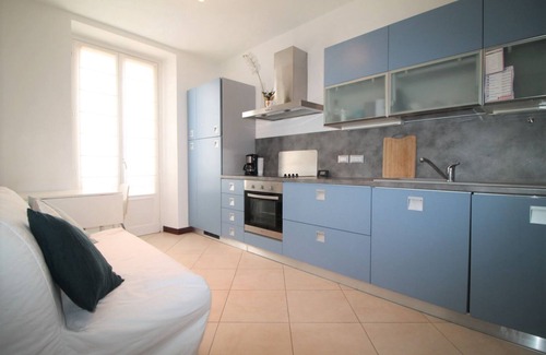 Alpes-Maritimes Apartment | Two-room apartment pedestrian area with access to the sea and all services