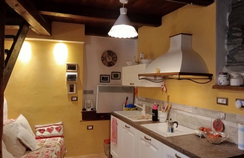 Antey-Saint-Andre Ski Chalet | Two-roomed chalet in Antey Saint Andrè
