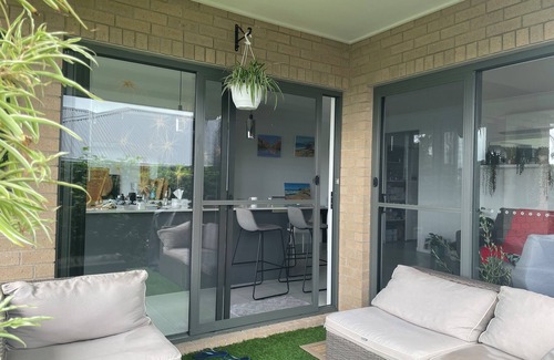 Aberglasslyn House | Two rooms in a stylish new house near the Hunter Valley