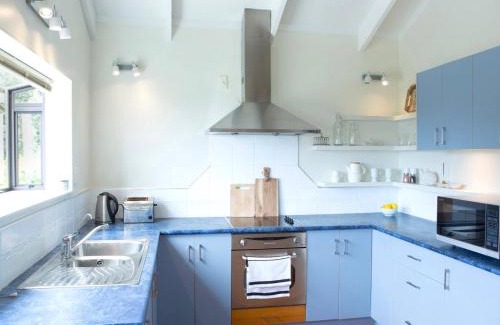Onetangi House | Two Rooms Onetangi - Onetangi Holiday Home
