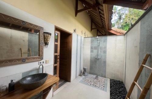 Jasri Resort | Two Smiling Buddhas