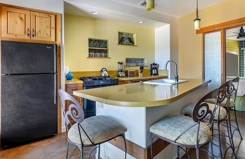 Palm Desert Apartment | Two Spacious Rooms w/Full Kitchen | Ideal for Families! Pool, Free Parking!