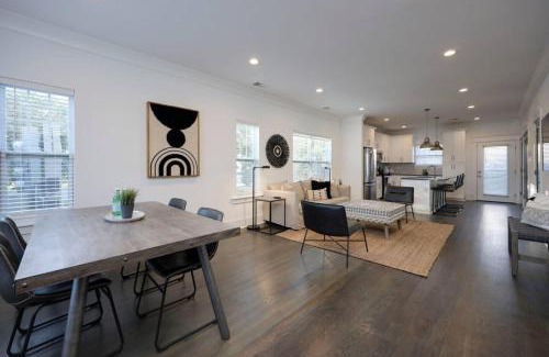 Charlotte Park House | Two Spectacular Homes for Twenty Guests with Outdoor Patio