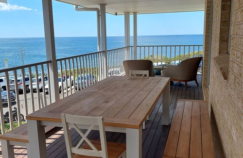 Dee Why House | Two storey beach home on Dee Why Headland.n* NYE Fireworks Location *