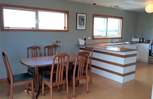Raglan House | Two Storey with Harbour Views