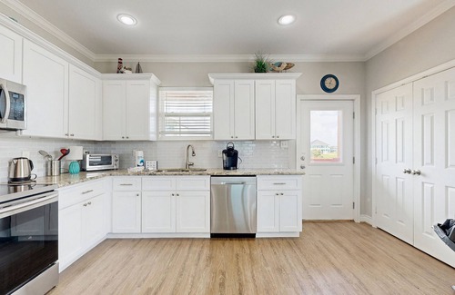 Galveston House | Two-Story Home near the Beach w/Free WiFi, Balconies, Washer/Dryer, Central A/C